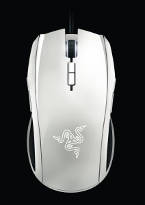 Rzr_Taipan_White_02_Bbg